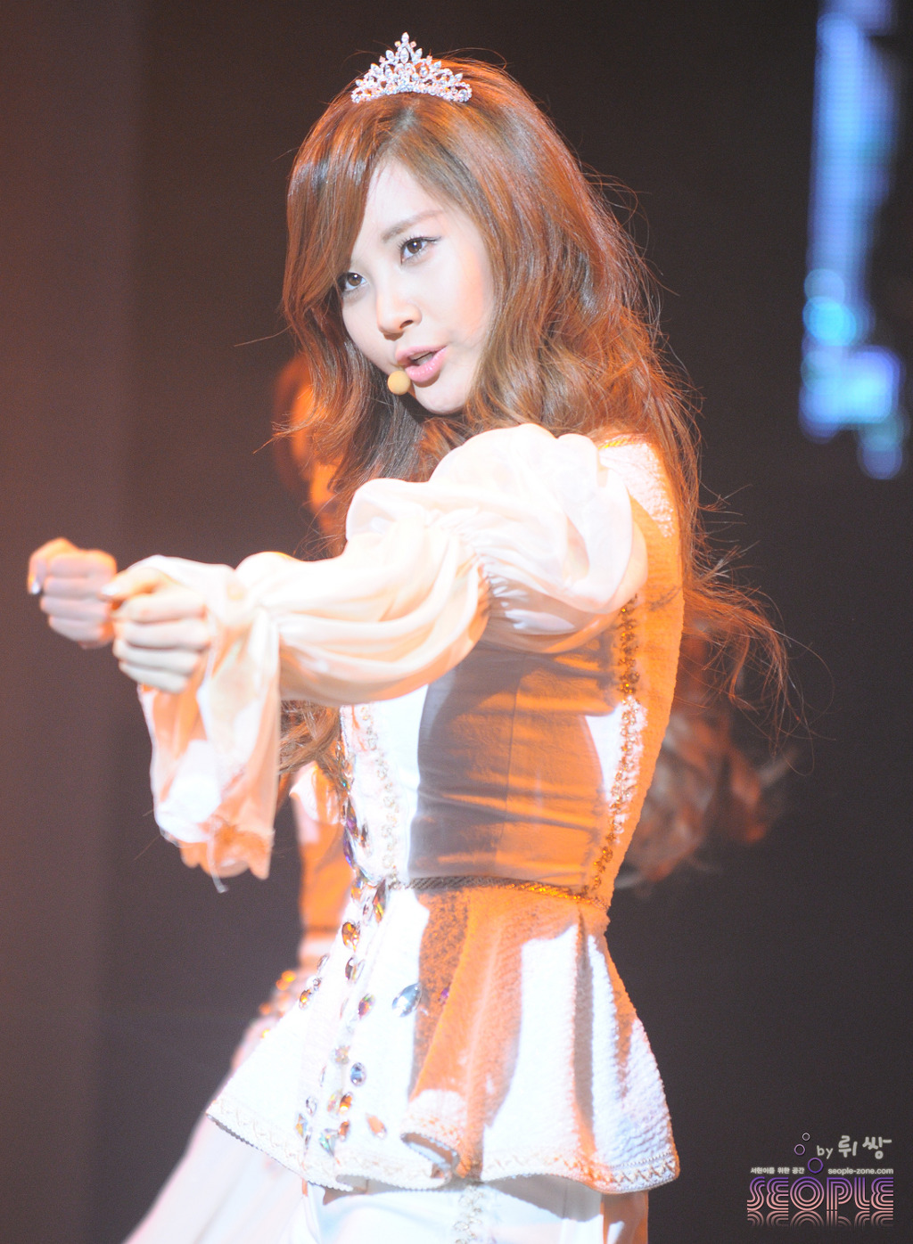 [CAPS] 111202 Seohyun SBS New Year's Ever Concert 111202_128