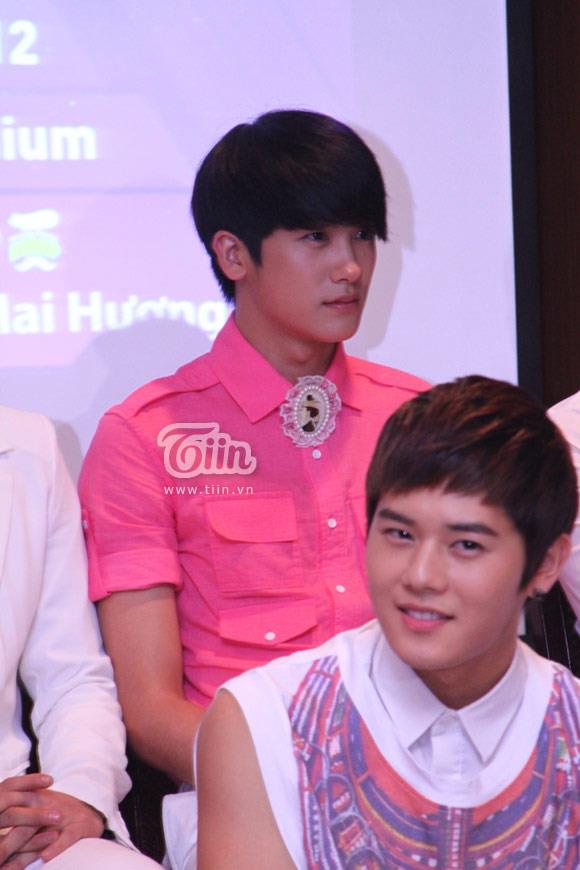 [OTHER] 121123 ZE:A @ Vietnam - MOA in Vietnam 2012 Press Conference 946_503927282959634_1819707547_n