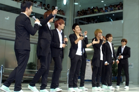 [EVENT] 110901 Japan Press Conference Rel0005b