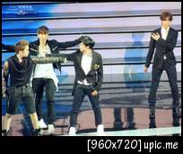 [OTHER]  ZE:A in shanghai 306579_528920857126943_1917327305_n