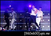 [OTHER] 121124 ZEA @ Vietnam - MOA in Vietnam 2012 - Performance 561650_3325022424073_102134507_n