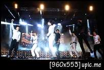 [OTHER] 121124 ZEA @ Vietnam - MOA in Vietnam 2012 - Performance 598636_3325033944361_1137040835_n