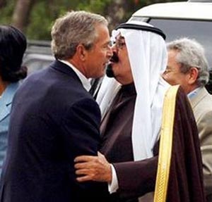 Saudis spent $1.35 million on Obama gifts in 2014 362_kiss1