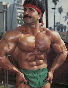 رواد كمال الأجسام العرب 220px-Samir_Bannout_Mr_Olympia_1983