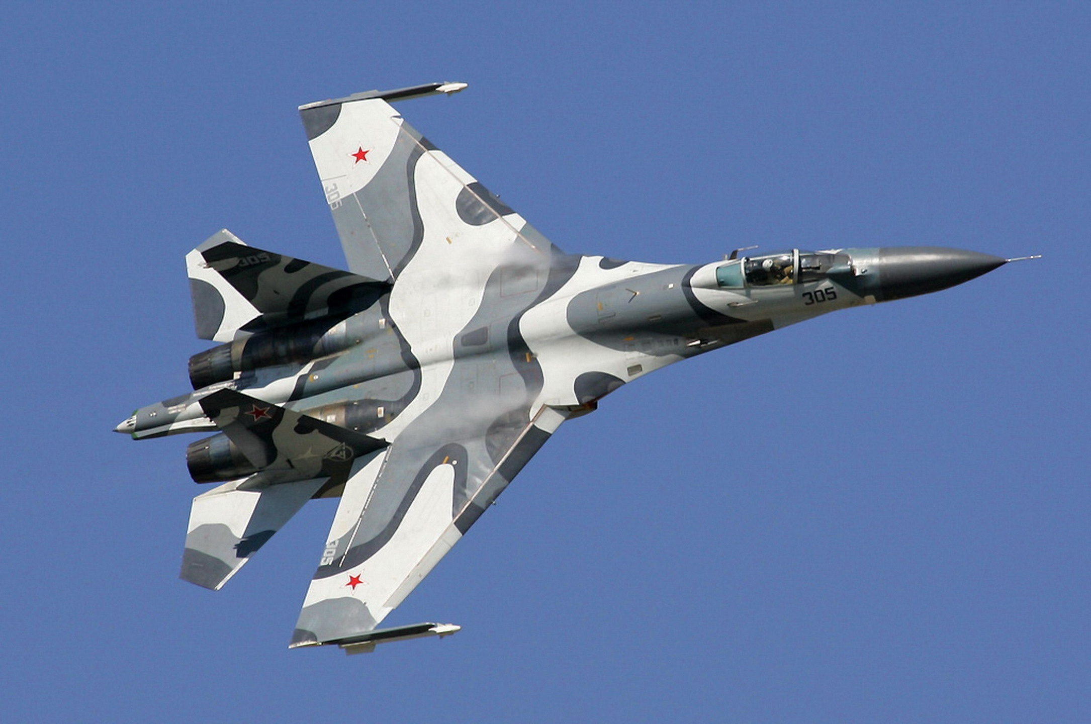 كيفية التفريق بين السوخوي 30 والسوخوي 27 Sukhoi_Su-27SKM_at_MAKS-2005_airshow