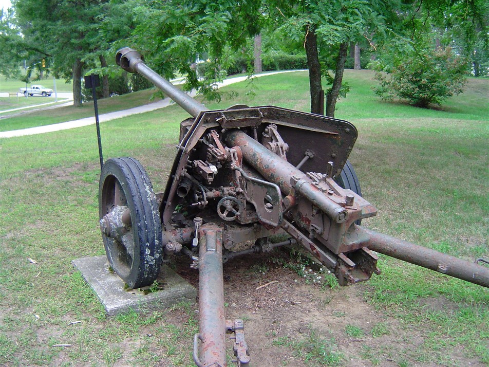 German Anti-Tank Weapons Pak40_cfb_borden_3