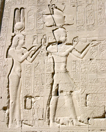 Les idées reçues en Histoire Denderah3_Cleopatra_Cesarion