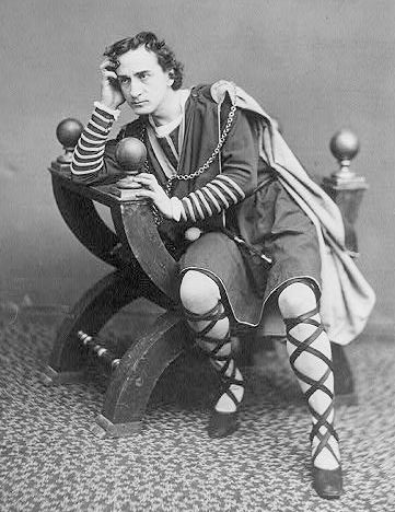 هاملت .. مأساة الذي يعرف .. مأساة التي تعرف … ولا تعرف ! Edwin_Booth_Hamlet_1870