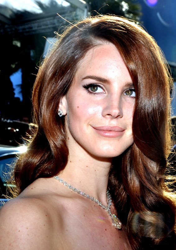 BUENAS TARDES II - Página 13 Lana_Del_Rey_Cannes_2012