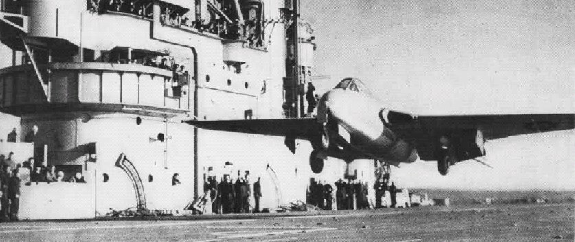 UK vojno zrakoplovstvo DeHavilland_Vampire_HMS_Ocean_Dec1945_NAN1_47