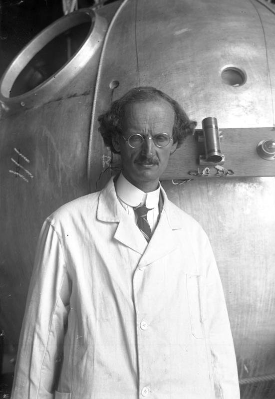 de quoi s'agit-il Bundesarchiv_Bild_102-13738%2C_Auguste_Piccard