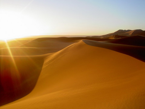 اكتشف المغرب في عشر دقائق  من أمواج الاندلس Dune_sunrise