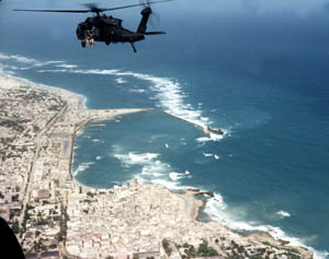 UH-60 Black Hawk Black_Hawk_Down_Super64_over_Mogadishu_coast