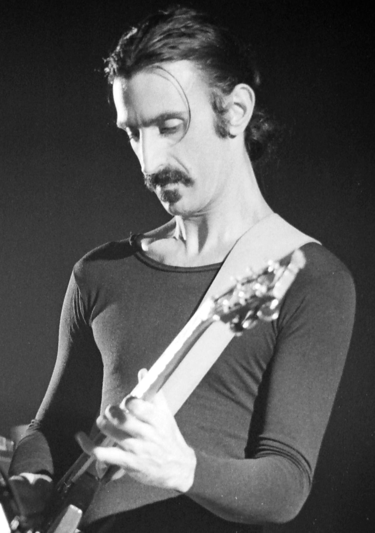 Frank Zappa Zappa_16011977_01_300