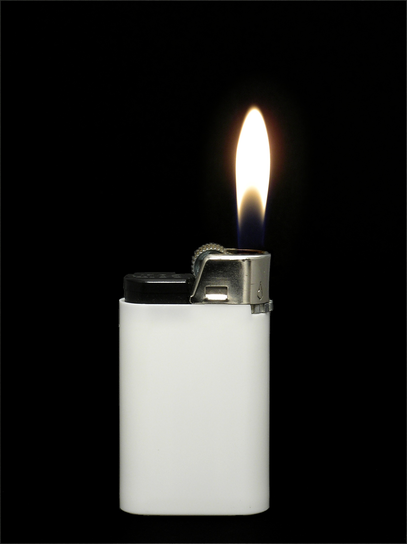 ياترى فين همس ؟ White_lighter_with_flame