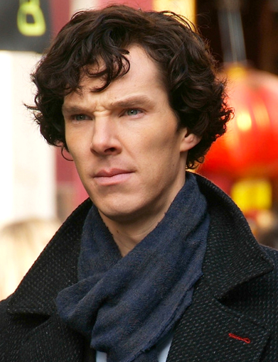 Top 10 der coolsten Serien-/ Film Charaktere Benedict_Cumberbatch_filming_Sherlock_cropped