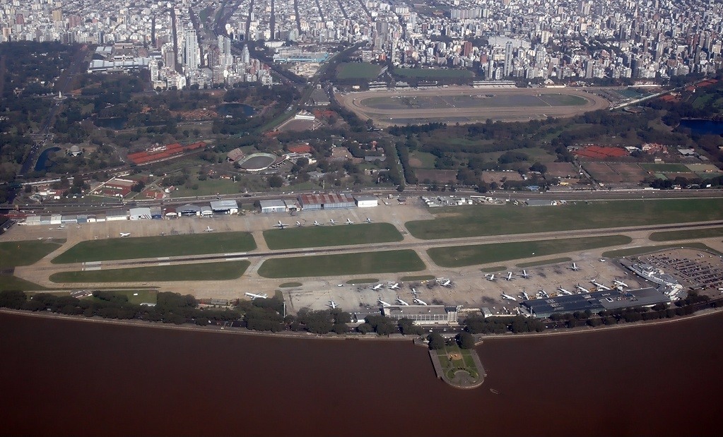 Port lotniczy Jorge Newbery Aeroparque_Jorge_Newberry-Overview_(by_Dar%C3%ADo_Crusaf%C3%B3n)