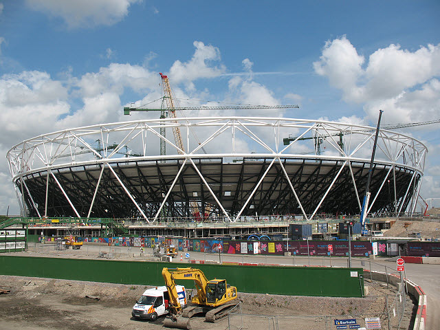 Que Opinan de esto London_olympic_stadium_construction_-_May_2009