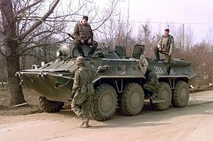  امكانيات الفرق المدرعة في الجيش العراقيـة (الرجاء الاطلاع) 300px-Btr-80_in_Serbia