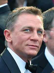 Felicidades, Daniel Craig 220px-DanielCraigAAFeb09