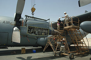 القوات الجوية الكويتية شامل 300px-Allison_T56_turboprop_for_C-130_2007