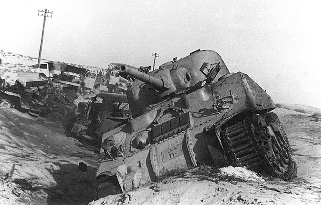 KALENDAR-vojno-politički događaji iz bliže i dalje prošlosti 640px-Tanks_Destroyed_Sinai