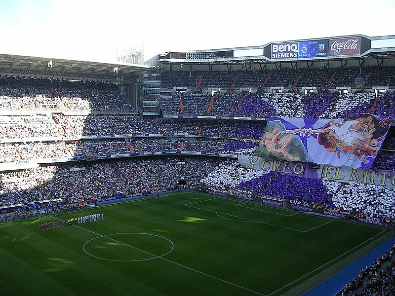 Real Madrid  800px-Bernabeu_en_un_Madrid-Atleti