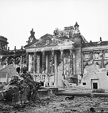 Weltweites Themenjahr 1913 220px-Reichstag_after_the_allied_bombing_of_Berlin