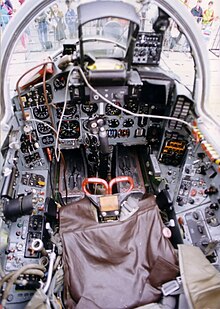 Tìm hiểu về máy bay Liên Xô(cũ)-Nga:Máy Bay Mikoyan-Gurevich Mig 220px-MiG-29_cockpit_3