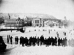 HOCKEY SUR GLACE / ORIGINES 250px-Ice_hockey_McGill_University_1884