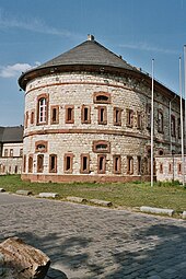 Was versteht man unter den Begriff : Reduit 170px-Bundesfestung_Mainz_Kastel