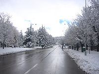 الجغرافيا والمناخ 200px-Ifrane_snow