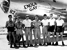 Hiroshima e Nagasaki: O maior genocídio da História 220px-B-29_Enola_Gay_w_Crews