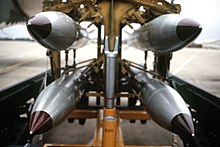 الاسلحة  النووية   الفاعلة للولايات  النتحدة الامريكية  220px-B-61_bomb_rack