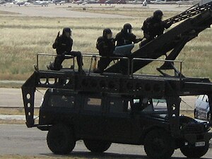 Vehiculos de apoyo de la FANBV - Página 5 300px-GEO_in_assault_demonstration_1