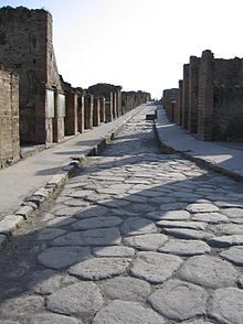 Pompeji die untergegangene Stadt 220px-PompeiiStreet