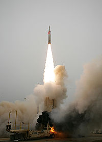 :: الصواريـــخ سطـــح - جـــو :: 200px-Arrow_anti-ballistic_missile_launch2