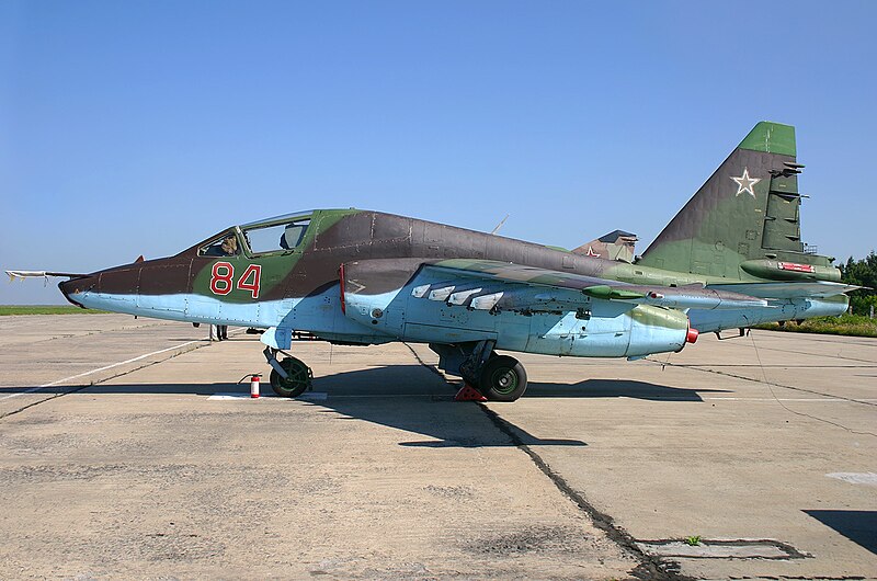 صائدة الدبابات .. Sukhoi Su-25T 800px-Su-25T5