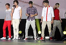 One Direction Biyografi 220px-One_Direction_Sydney_6