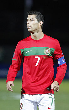 Nombre en Image 220px-Cristiano_Ronaldo_-_Dagur_Brynj%C3%B3lfsson