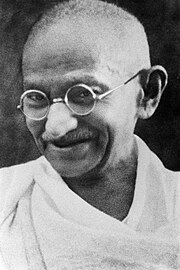 المهاتما غاندى 180px-Portrait_Gandhi