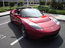  معلومات هامة عن السارة العادية و الكهرابئية 220px-TeslaRoadster-front