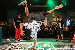 đẳng cấp hiphop 250px-Thai_Breakdancers