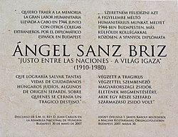 El Gobierno de Franco salvó a más de 40.000 judíos. 250px-AngelSanz-Briz_Eotvos11b