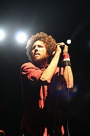 .:Rage Against The Machine:. 180px-Zach_de_la_Rocha_at_2007_Coachella_Valley_Music_and_Arts_Festival