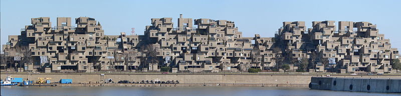 LES MAISONS INSOLITES : GALERIE PHOTO - Page 2 800px-Habitat_panorama