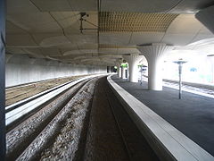Paris-Austerlitz - la gare ! 240px-Paris-Austerlitz_voie_3