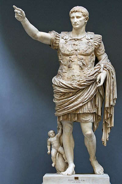 من هم الايطاليون وماهي عداتهم وتقاليدهم ؟؟؟؟ 400px-Statue-Augustus