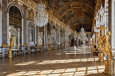 La Galerie des Glaces 400px-Chateau_Versailles_Galerie_des_Glaces