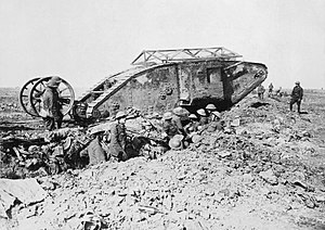 Bataille de Ratislava 300px-British_Mark_I_male_tank_Somme_25_September_1916